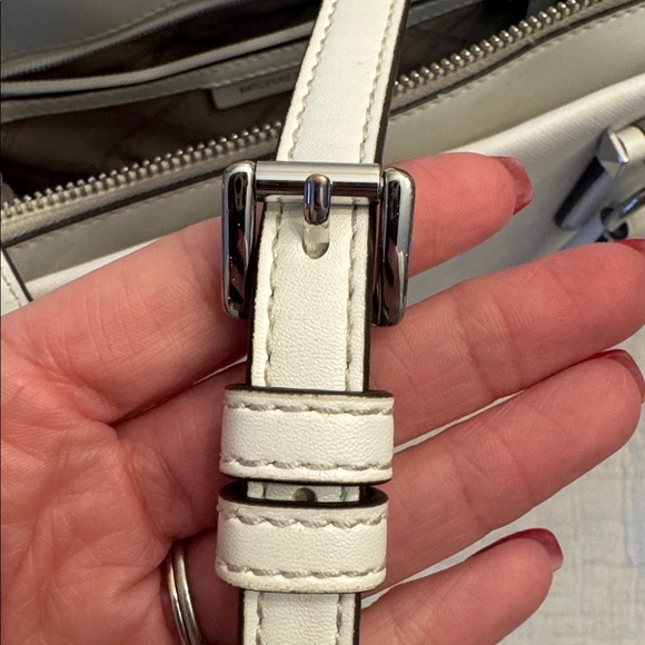 EUC! MICHAEL KORS Marilyn Medium Saffiano Leather Satchel - Picture 13 of 16